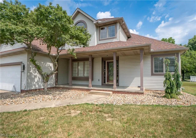 Photo 3 of Sale Pending at 8521 Gentry St Nw, Massillon, OH 44646 | MLS# 5232378 | Listing updated on 2026-10-02