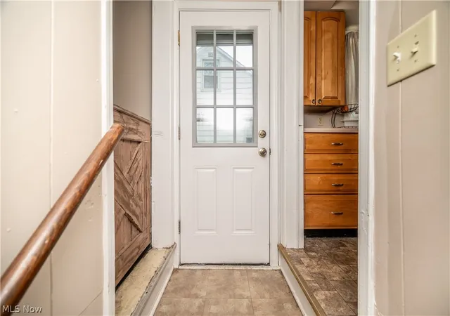 Photo 4 of Single family home for sale at 727 Meadowbrook Ave SE, Warren, OH 44484 | MLS# 5231943 | Listing updated on 2026-09-09