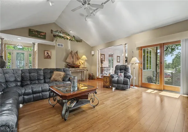 Photo 3 of Sale Pending at 40 W Maple Dr, Seville, OH 44273 | MLS# 5231899 | Listing updated on 2026-09-30
