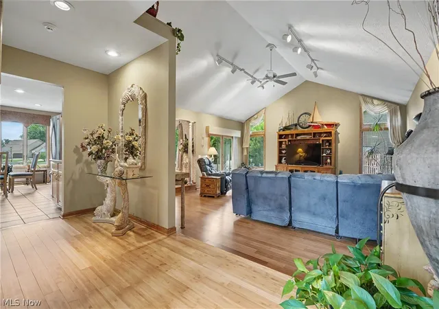 Photo 3 of Sale Pending at 40 W Maple Dr, Seville, OH 44273 | MLS# 5231899 | Listing updated on 2026-09-30