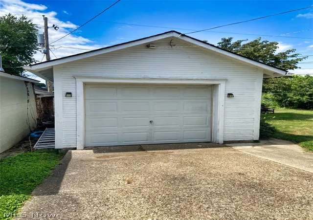 Photo 3 of Sale Pending at 341 Hamilton Ave, Coshocton, OH 43812 | MLS# 5232263 | Listing updated on 2026-09-07