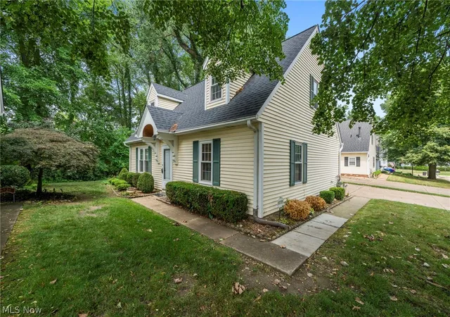 Photo 3 of Condo for sale at 6724 Connecticut Colony Cir, Mentor, OH 44060 | MLS# 5232508 | Listing updated on 2026-09-17