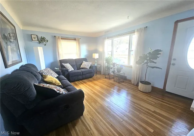 Photo 3 of Sale Pending at 6906 Belmere Dr, Cleveland, OH 44129 | MLS# 5232567 | Listing updated on 2026-09-08