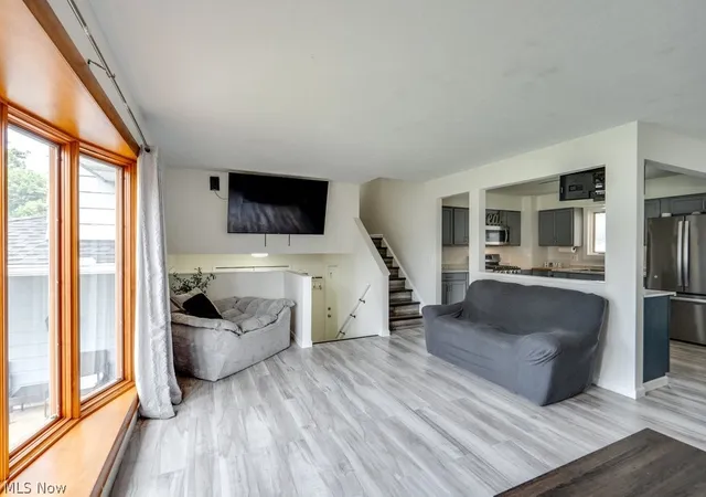Photo 3 of Single family home for sale at 7821 W List Ln, Cleveland, OH 44130 | MLS# 5232366 | Listing updated on 2026-09-10