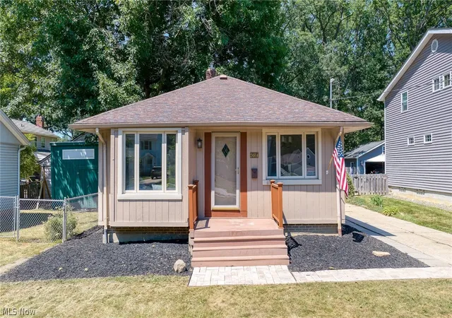 Photo 1 of Sale Pending at 24914 E Oakland, Bay Village, OH 44140 | MLS# 5231657 | Listing updated on 2026-09-03