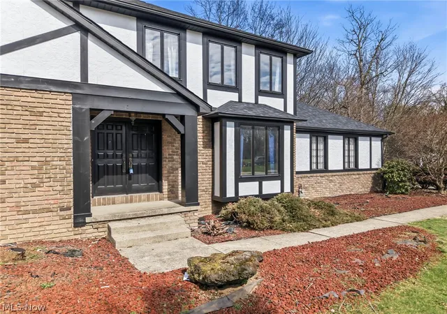 Photo 2 of Single family home for sale at 2699 Morningside Pl, Youngstown, OH 44514 | MLS# 5232671 | Listing updated on 2026-09-09