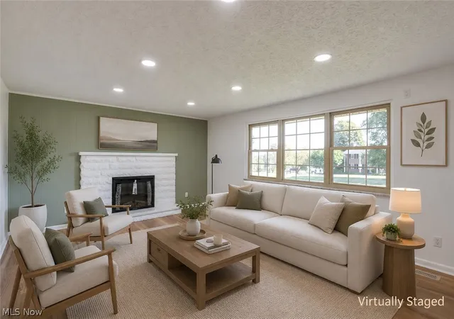 Photo 2 of Single family home for sale at 15234 Orrville St Nw, North Lawrence, OH 44666 | MLS# 5232581 | Listing updated on 2026-09-28