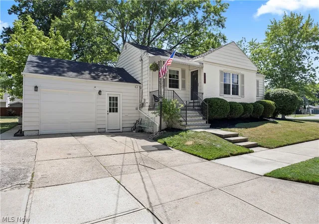 Photo 2 of Single family home for sale at 2841 Clague Rd, North Olmsted, OH 44070 | MLS# 5232693 | Listing updated on 2026-09-30