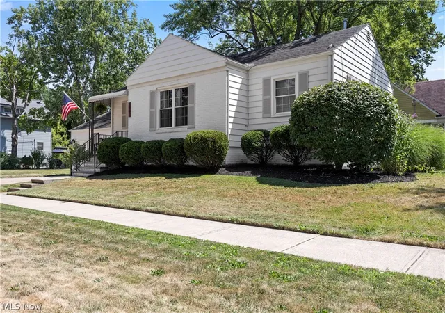 Photo 3 of Single family home for sale at 2841 Clague Rd, North Olmsted, OH 44070 | MLS# 5232693 | Listing updated on 2026-09-30