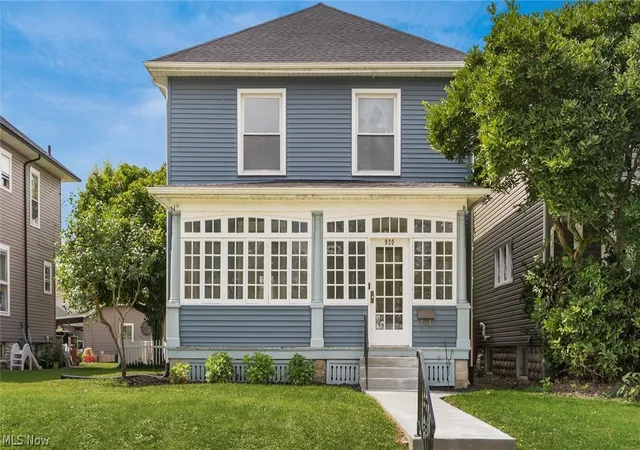 Photo 3 of Single family home for sale at 930 Forest Ave, Zanesville, OH 43701 | MLS# 5232799 | Listing updated on 2026-09-09