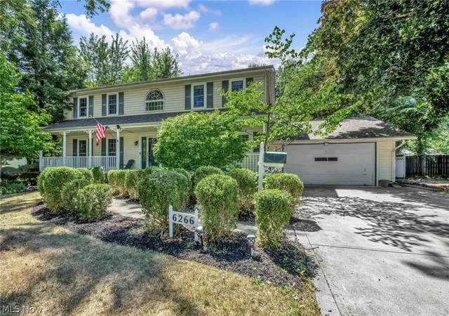 Photo 3 of Single family home for sale at 6266 Meadowbrook Dr, Mentor, OH 44060 | MLS# 5226591 | Listing updated on 2026-09-04