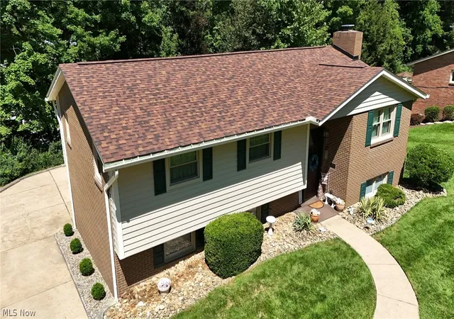 Photo 3 of Single family home for sale at 364 Country Clb Blvd, Weirton, WV 26062 | MLS# 5232823 | Listing updated on 2026-09-10