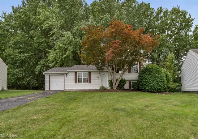 Photo 2 of Single family home for sale at 5609 Tulane Ave, Youngstown, OH 44515 | MLS# 5232299 | Listing updated on 2026-09-09