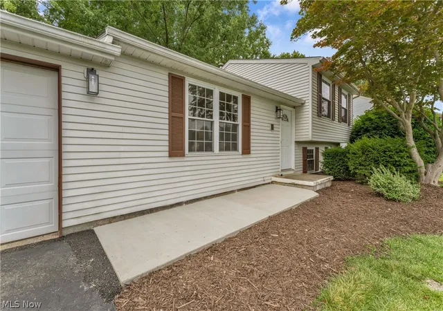 Photo 3 of Single family home for sale at 5609 Tulane Ave, Youngstown, OH 44515 | MLS# 5232299 | Listing updated on 2026-09-09