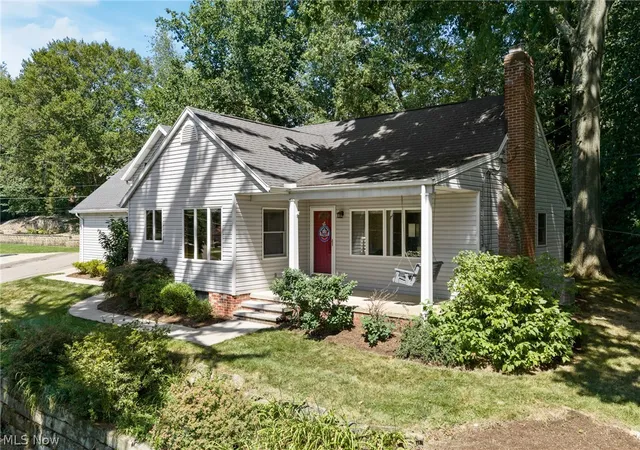 Photo 3 of Single family home for sale at 5178 East Blvd Nw, Canton, OH 44718 | MLS# 5232144 | Listing updated on 2026-09-30