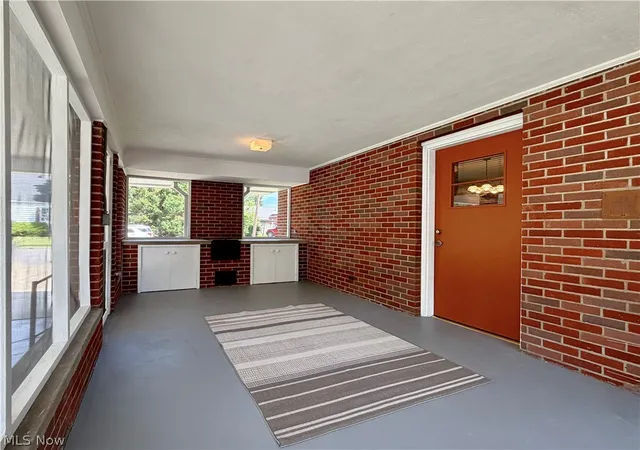 Photo 3 of Single family home for sale at 961 Lakeview Dr, Parkersburg, WV 26104 | MLS# 5232505 | Listing updated on 2026-09-08