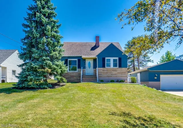 Photo 2 of Single family home for sale at 325 Evelyn Ave, Seven Hills, OH 44131 | MLS# 5231769 | Listing updated on 2026-09-30