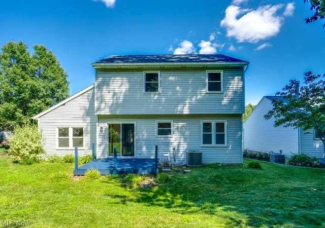 Photo 2 of Single family home for sale at 1505 Democracy Dr Nw, North Canton, OH 44720 | MLS# 5231772 | Listing updated on 2026-09-30