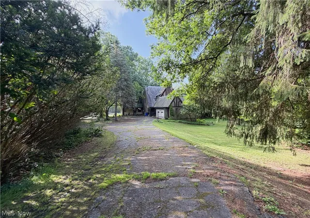 Photo 1 of Single family home for sale at 946 Park Blvd W, East Liverpool, OH 43920 | MLS# 5232449 | Listing updated on 2026-09-09