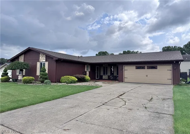 Photo 1 of Single family home for sale at 1327 Huntington Ct, Youngstown, OH 44512 | MLS# 5232717 | Listing updated on 2026-09-09