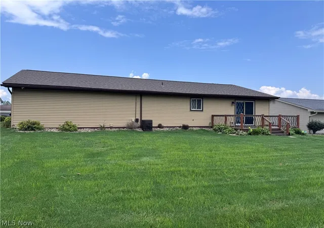 Photo 2 of Single family home for sale at 1327 Huntington Ct, Youngstown, OH 44512 | MLS# 5232717 | Listing updated on 2026-09-09
