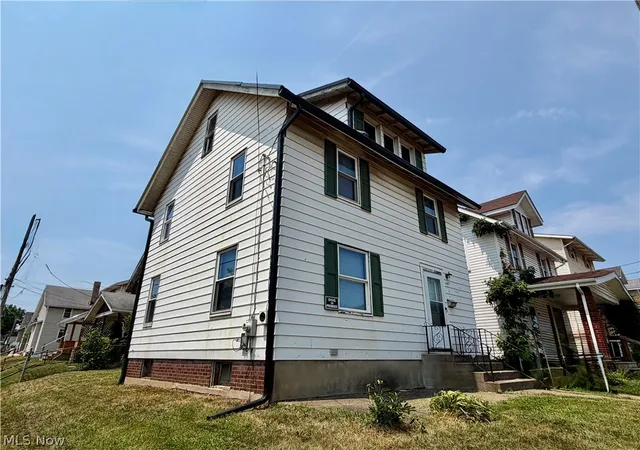 Photo 2 of Single family home for sale at 647 Exeter Ave Sw, Canton, OH 44710 | MLS# 5231801 | Listing updated on 2026-09-08