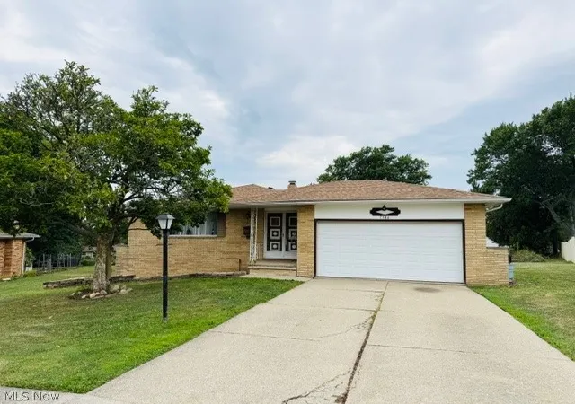Photo 1 of Sale Pending at 7586 S Tamarack Dr, Cleveland, OH 44134 | MLS# 5233038 | Listing updated on 2026-10-06