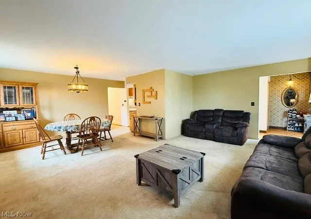 Photo 4 of Sale Pending at 7586 S Tamarack Dr, Cleveland, OH 44134 | MLS# 5233038 | Listing updated on 2026-10-06