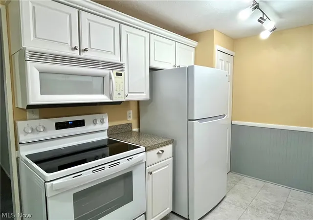 Photo 4 of Condo for sale at 9701 Sunrise Blvd #L28, North Royalton, OH 44133 | MLS# 5232537 | Listing updated on 2026-09-10