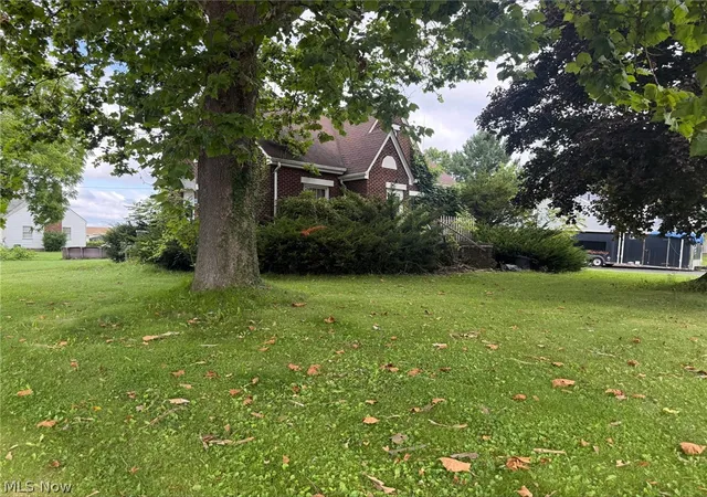Photo 12 of Sale Pending at 800 Tenney Ave, Campbell, OH 44405 | MLS# 5233072 | Listing updated on 2026-09-26