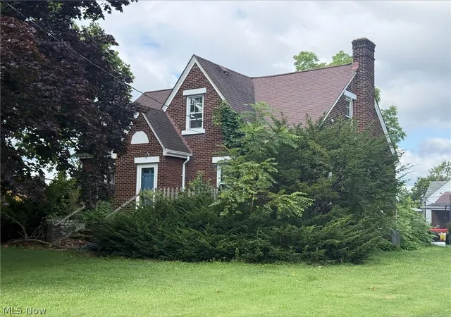 Photo 1 of Sale Pending at 800 Tenney Ave, Campbell, OH 44405 | MLS# 5233072 | Listing updated on 2026-09-26