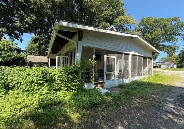 Photo 2 of Sale Pending at 2732 Maple St, North Kingsville, OH 44068 | MLS# 5233076 | Listing updated on 2026-09-13