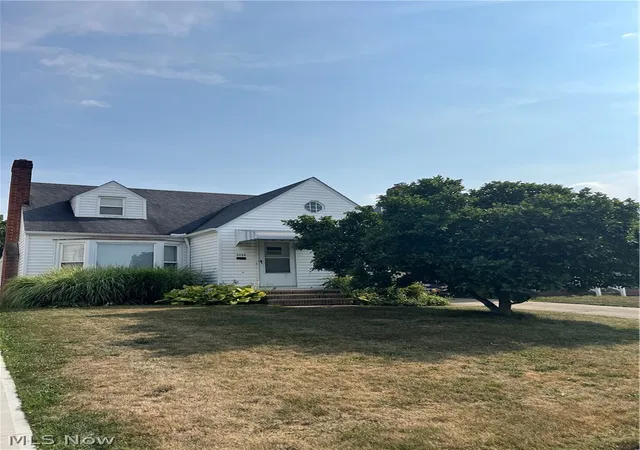 Photo 2 of Single family home for sale at 4234 Wilmington Rd, Cleveland, OH 44121 | MLS# 5232882 | Listing updated on 2026-09-10