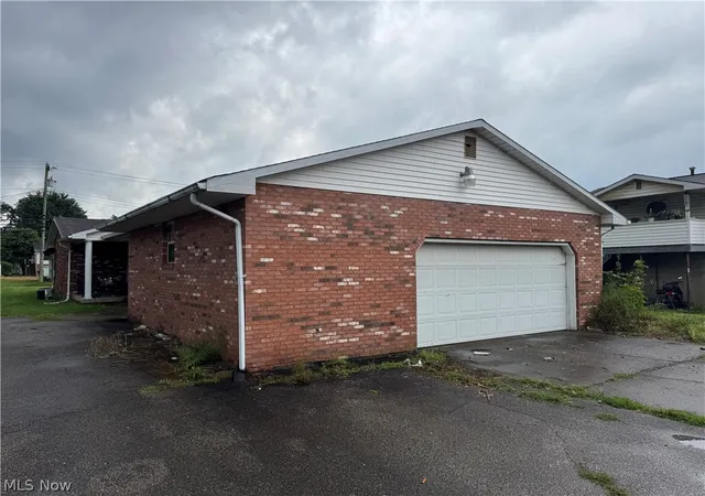 Photo 2 of Single family home for sale at 811 23rd Street, Vienna, WV 26105 | MLS# 5233097 | Listing updated on 2026-09-02