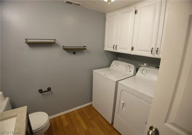 Photo 4 of Sale Pending at 306 Deepwood Dr, Wadsworth, OH 44281 | MLS# 5233031 | Listing updated on 2026-09-23