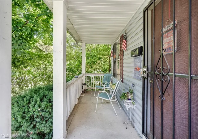 Photo 3 of Single family home for sale at 1724 Overland Ave, Youngstown, OH 44511 | MLS# 5233124 | Listing updated on 2026-09-15
