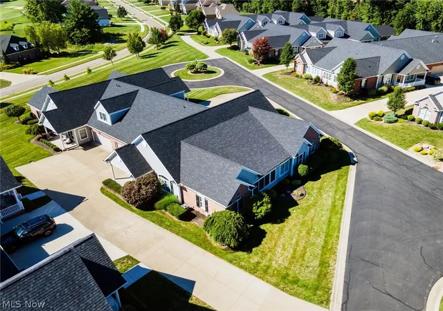 Listing Photo 5 - Condo for sale in building located at 4300 Westford Pl, Canfield, OH 44406 - Unit #11A