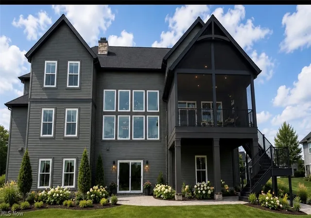 Photo 4 of Single family home for sale at 5512 Stone Crk Dr, Solon, OH 44139 | MLS# 5227373 | Listing updated on 2026-08-31