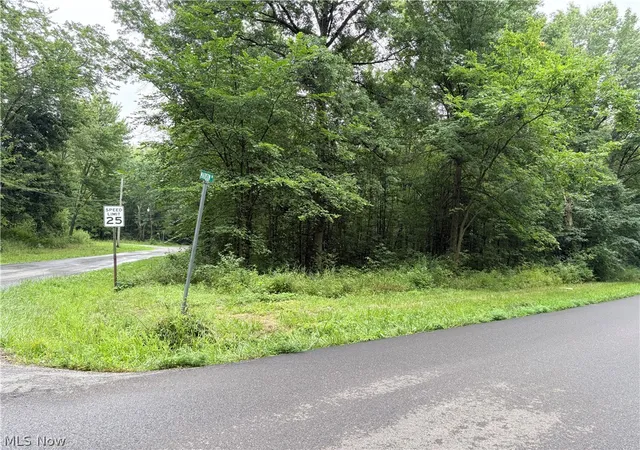 Land for sale at Bon Air Ave NE, Alliance, OH 44601 | MLS# 5233248