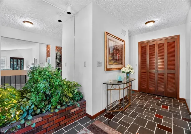 Photo 3 of Sale Pending at 263 Townsend Ave, Conneaut, OH 44030 | MLS# 5232692 | Listing updated on 2026-10-05