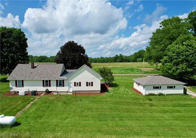 Photo 3 of Single family home for sale at 3278 Fresno Rd Nw, Carrollton, OH 44615 | MLS# 5233249 | Listing updated on 2026-09-21