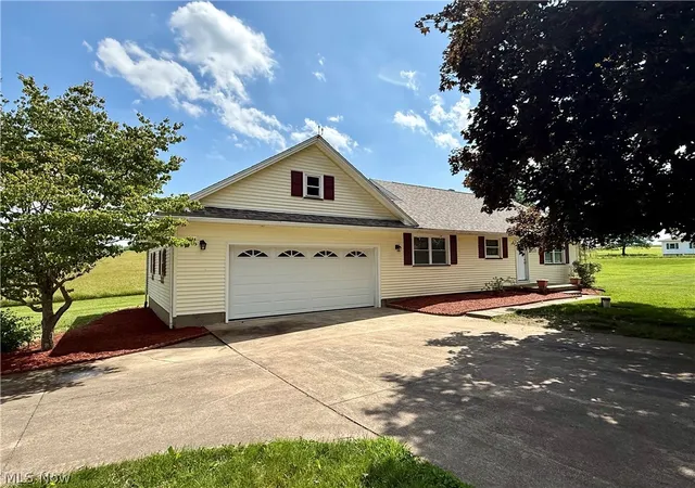 Photo 4 of Single family home for sale at 3278 Fresno Rd NW, Carrollton, OH 44615 | MLS# 5233249 | Listing updated on 2026-09-21