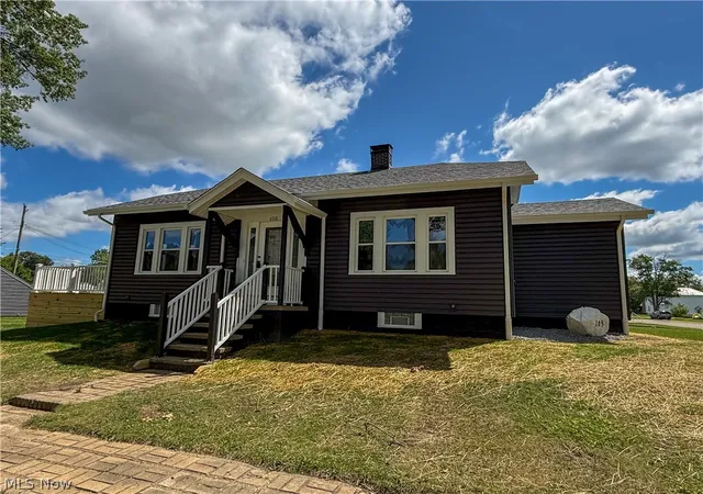 Photo 1 of Sale Pending at 105 E Vermont Ave, Sebring, OH 44672 | MLS# 5233134 | Listing updated on 2026-09-09