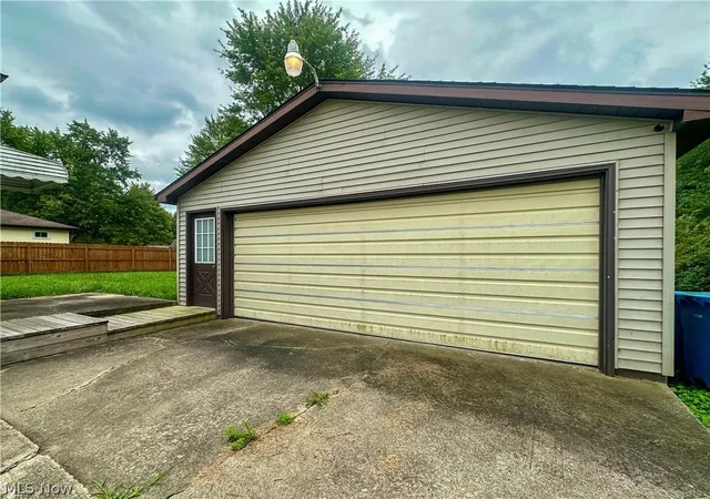 Photo 3 of Single family home for sale at 2419 Hewitt Gifford Rd Sw, Warren, OH 44481 | MLS# 5233315 | Listing updated on 2026-09-09