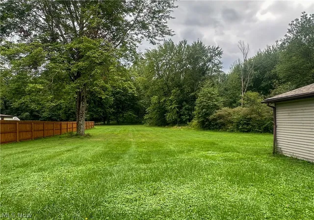 Photo 3 of Single family home for sale at 2419 Hewitt Gifford Rd SW, Warren, OH 44481 | MLS# 5233315 | Listing updated on 2026-09-09