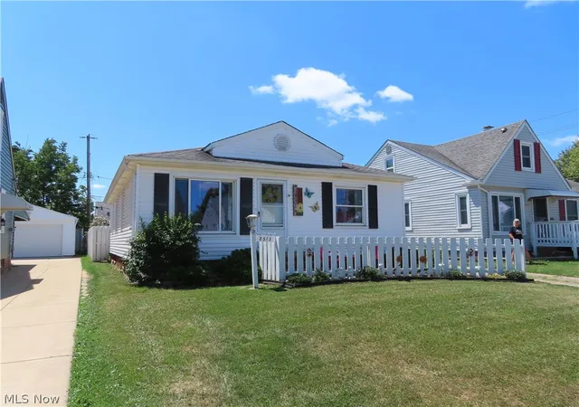 Photo 1 of Sale Pending at 8515 Renwood Dr, Cleveland, OH 44129 | MLS# 5233480 | Listing updated on 2026-09-06