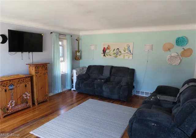 Photo 3 of Sale Pending at 8515 Renwood Dr, Cleveland, OH 44129 | MLS# 5233480 | Listing updated on 2026-09-06