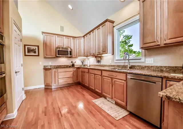Photo 3 of Single family home for sale at 6960 Sturbridge Dr, Concord Township, OH 44077 | MLS# 5233092 | Listing updated on 2026-09-28