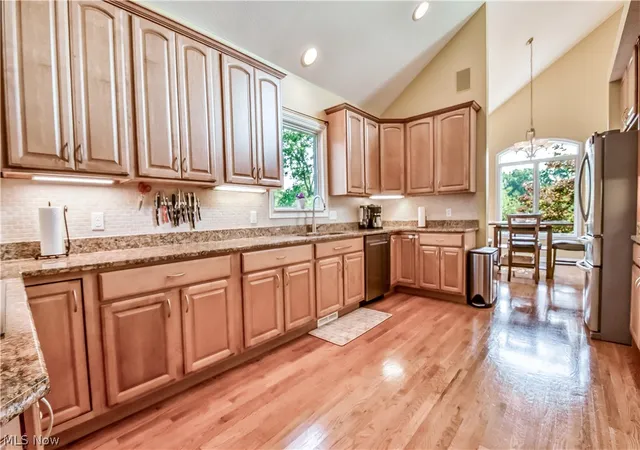 Photo 4 of Single family home for sale at 6960 Sturbridge Dr, Concord Township, OH 44077 | MLS# 5233092 | Listing updated on 2026-09-28