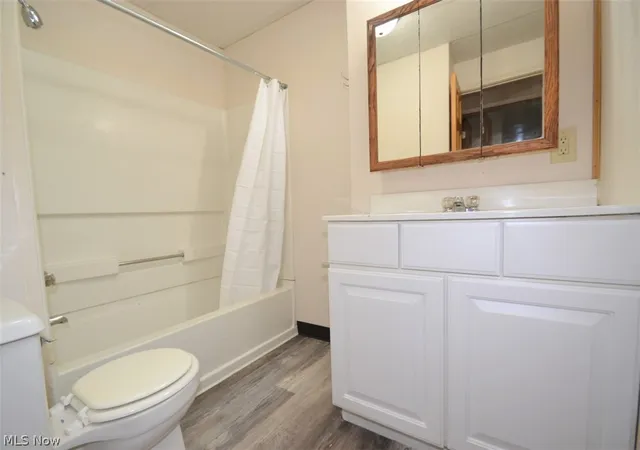 Listing Photo 5 - Condo for sale in building located at 514 Brown St, Akron, OH 44311